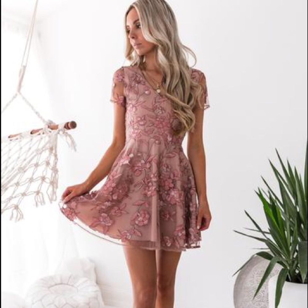 XENIA BOUTIQUE SASKIA DRESS (EMBROIDERED ROSE)